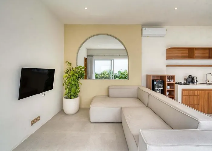 Floripa Stylish 2br Near Nyang Nyang
